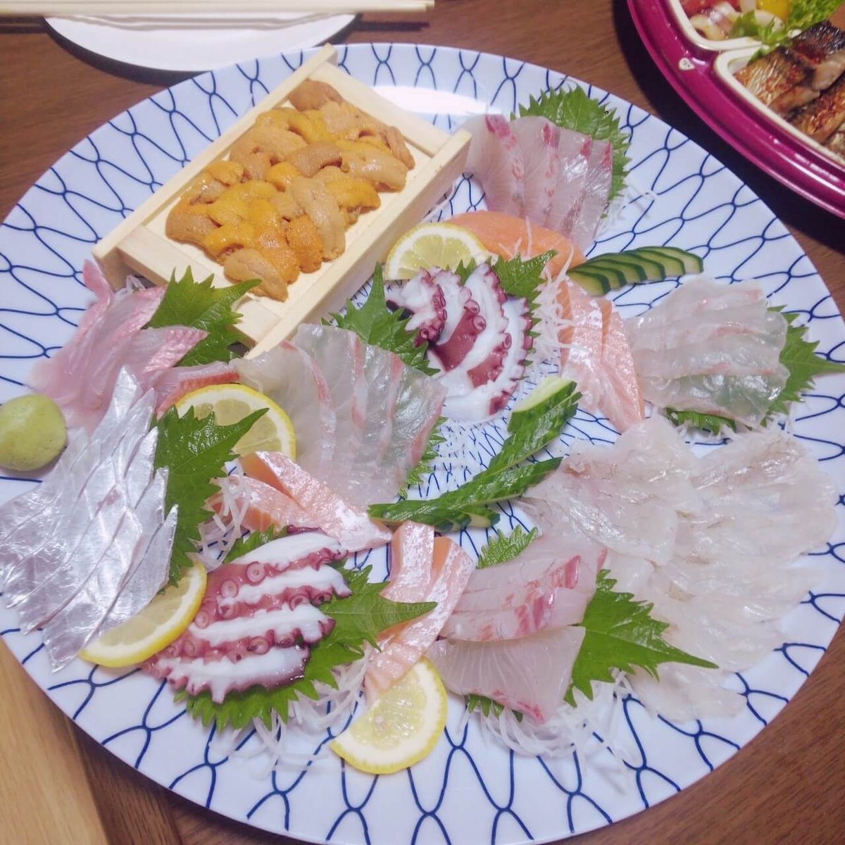 新鮮な刺身の盛り合わせ