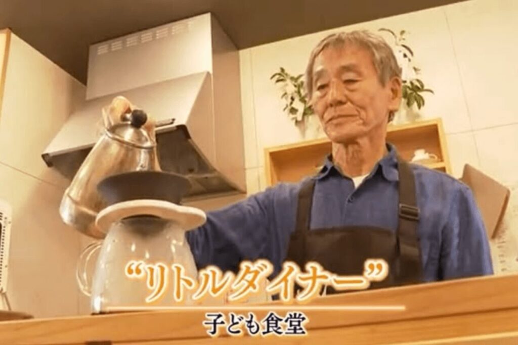 子ども食堂リトルダイナー開催場所コミュニティカフェ大きな樹の店主の姿