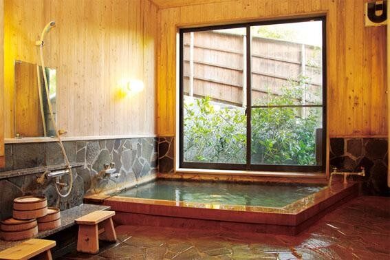 旅庵 蕗薹の炭酸水素塩泉の内風呂、肌がしっとりする美肌の湯