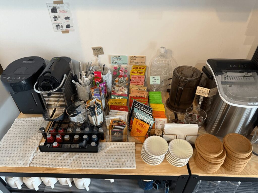 たくさんのコーヒー、紅茶が選び放題。終日いても全種類制覇はムズカシイかも。｜大分県中津市の隠れ家スポット「sanko hub」
