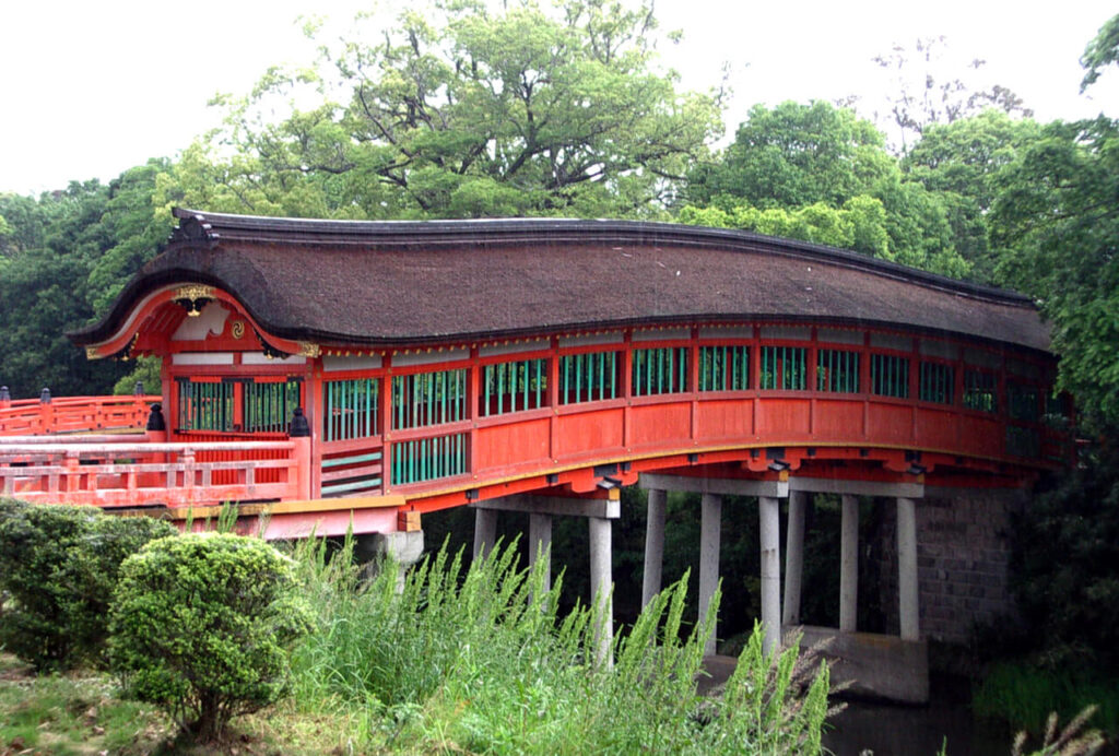 宇佐神宮 呉橋（くれはし）｜朱塗りの太鼓橋が美しい神聖な参道
