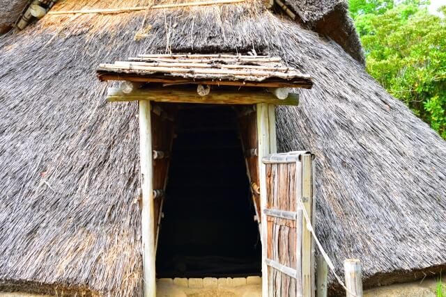 弥生時代の竪穴式住居の入り口部分