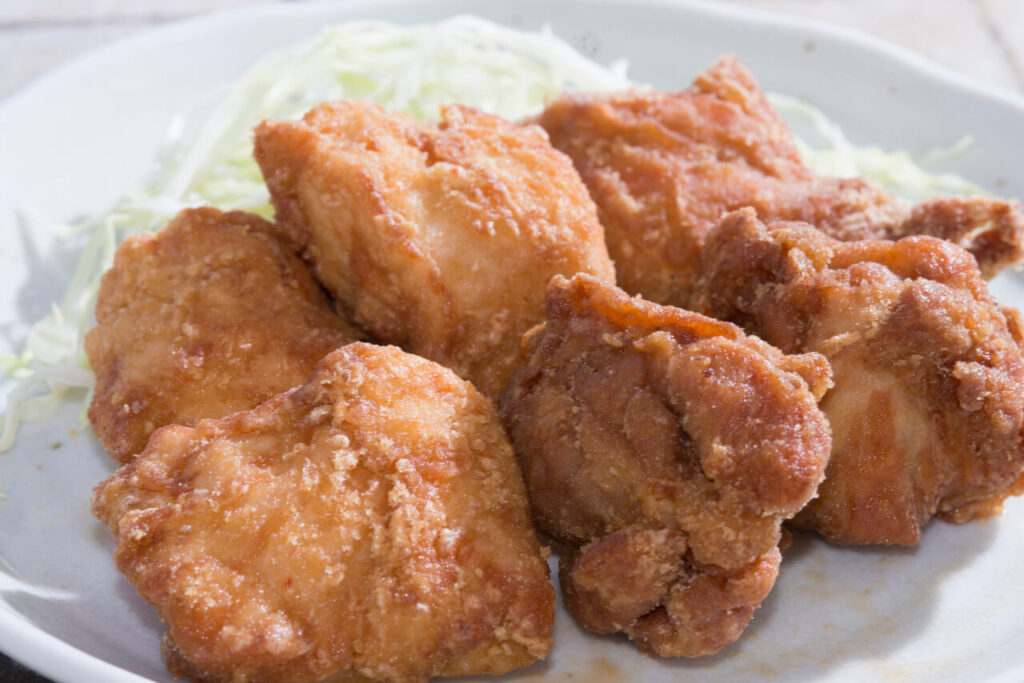 大分県中津市名物・中津からあげの盛り付け｜外はカリッと中はジューシーなご当地グルメ