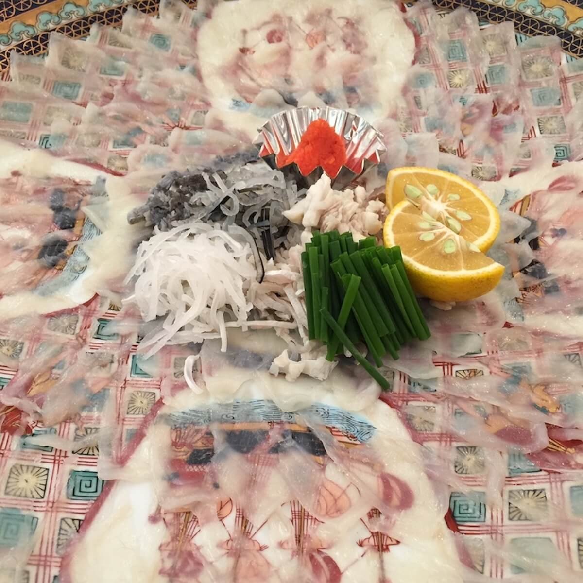 豪華な刺身の盛り合わせ